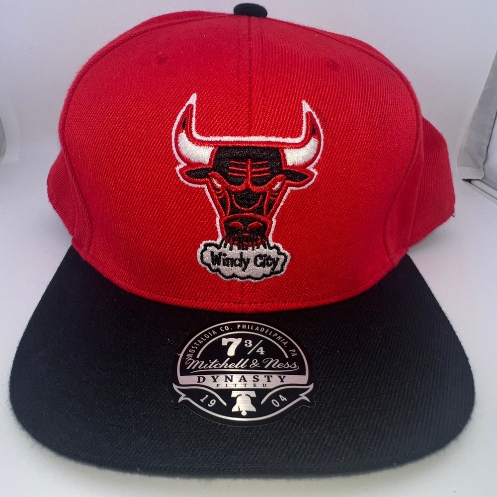 Mitchell & Ness Chicago Bulls Windy City Fitted Hat Red Black Size 7 3/4 NBA Cap